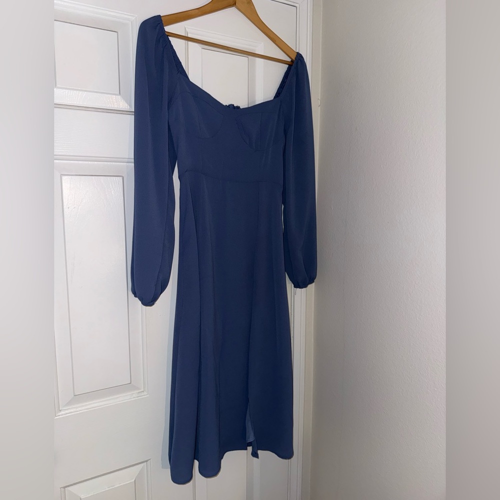 Elegant Long-Sleeve Blue Dress